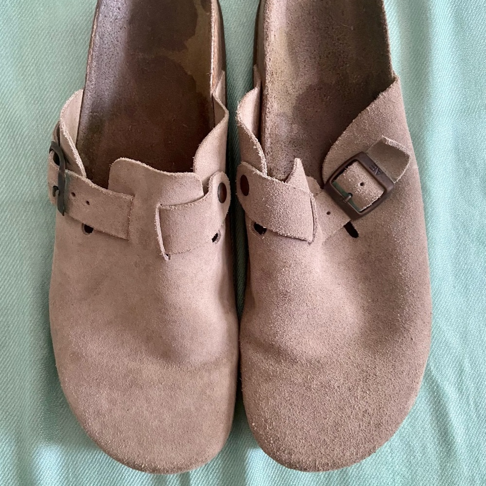 American Eagle Clogs